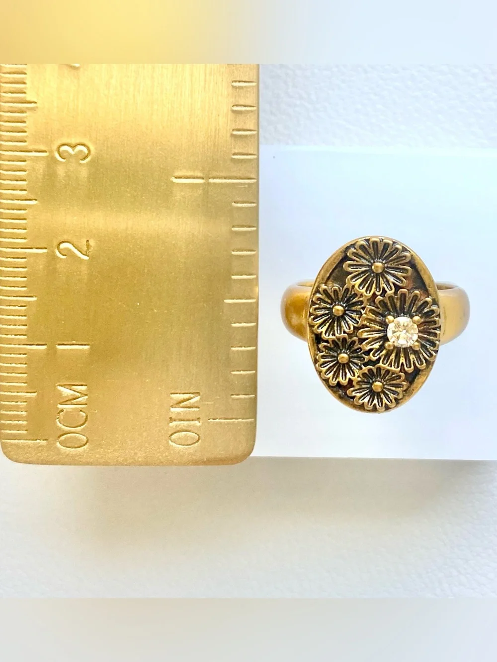 Daisy Ring with Black Floral Design and Central Clear Stone #daisy #floral